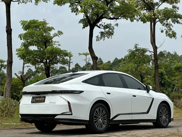 Lexus ES — Фото автомобиля 6