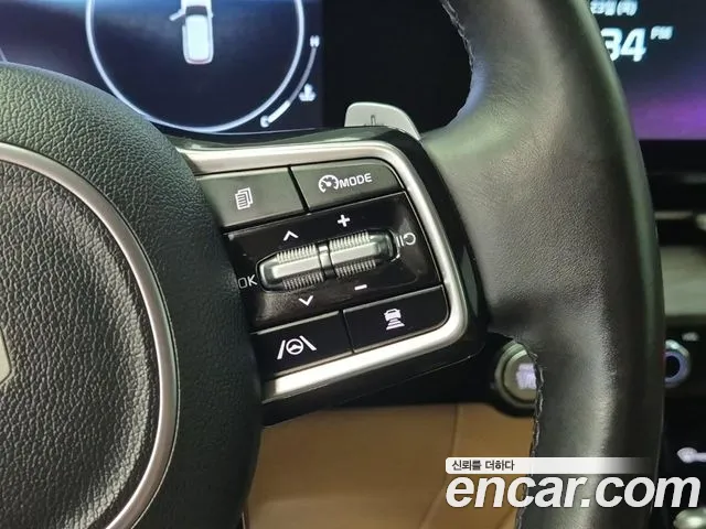 Kia Carnival Generation 4 — Фото автомобиля 16