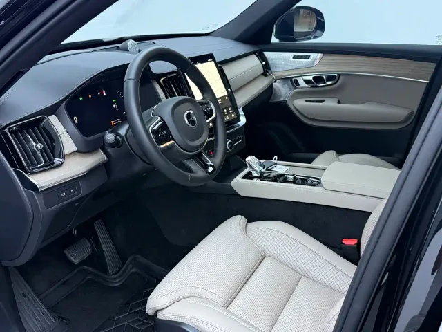 Volvo XC90 — Фото автомобиля 17