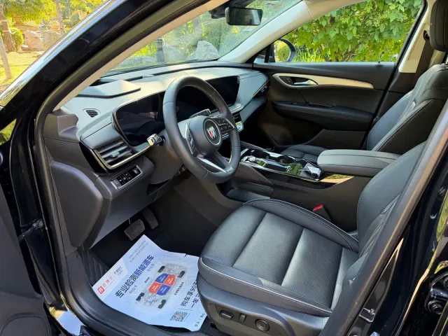 Buick Envision Plus — Фото автомобиля 4