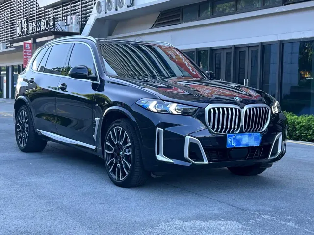 Фотография автомобиля — BMW X5