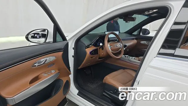 Genesis GV70 — Фото автомобиля 15