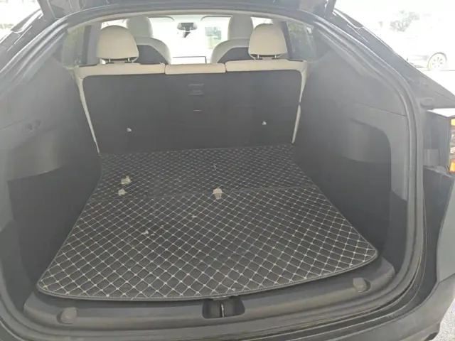 Tesla Model Y 2024 Rear-Wheel Drive Version — Фото автомобиля 18