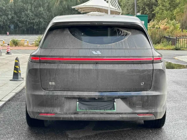 Li Auto L7 — Фото автомобиля 5