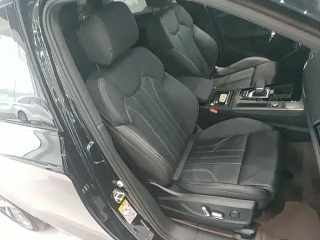 Audi Q5L — Фото автомобиля 24