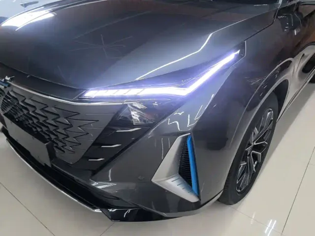 Changan Oshan Z6 EV — Фото автомобиля 13