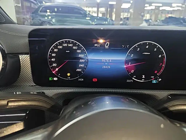 Mercedes-Benz A-Class — Фото автомобиля 11