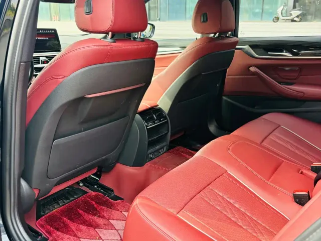 BMW 5 Series — Фото автомобиля 11