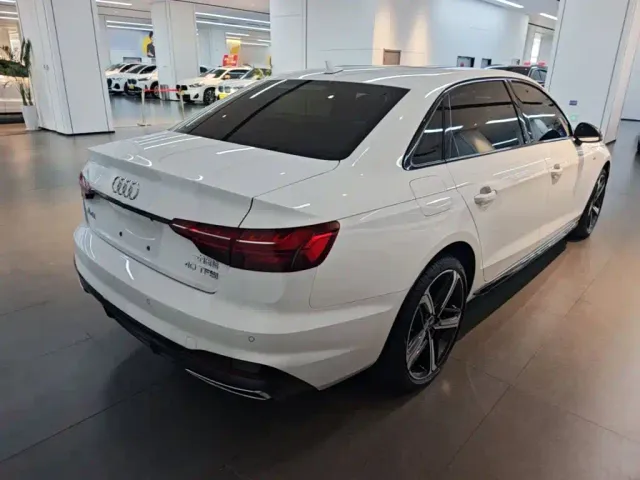Audi A4L — Фото автомобиля 6