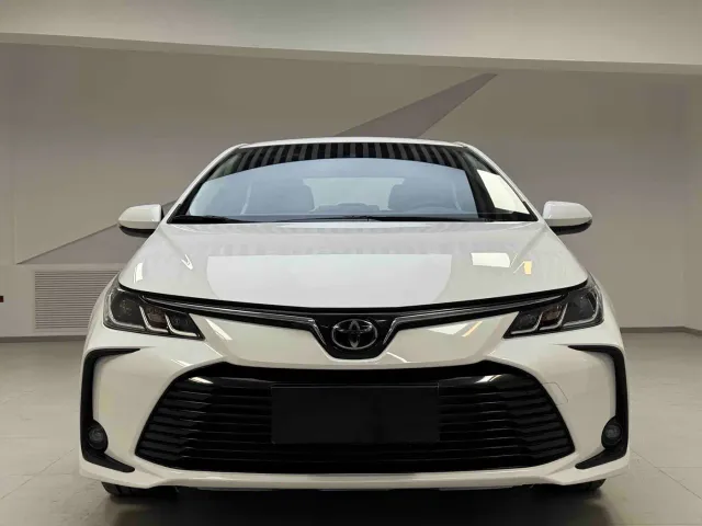 Toyota Corolla — Фото автомобиля 2