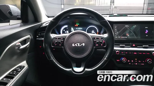 Kia Niro — Фото автомобиля 12