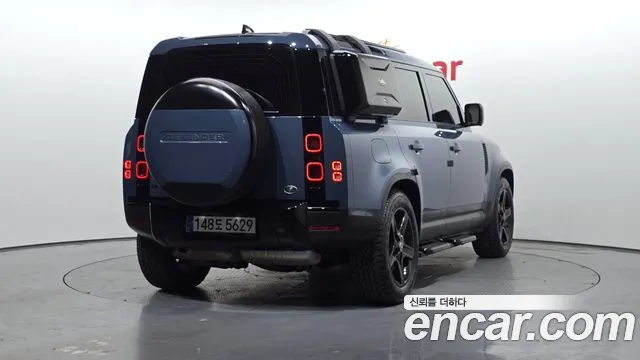 Land Rover Defender — Фото автомобиля 2