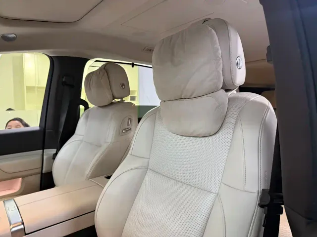 Li Auto MEGA — Фото автомобиля 11
