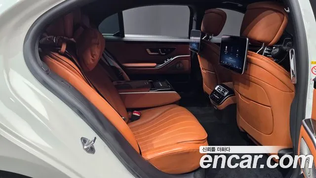 Mercedes-Benz S-Class — Фото автомобиля 12