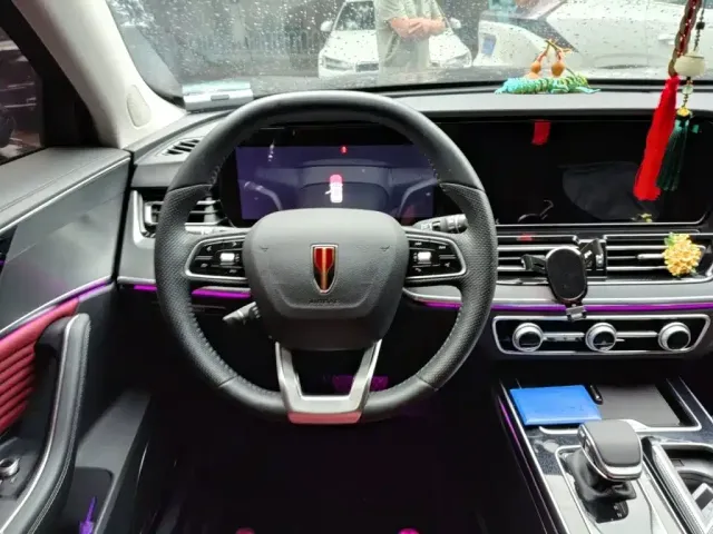 Hongqi HS5 — Фото автомобиля 11