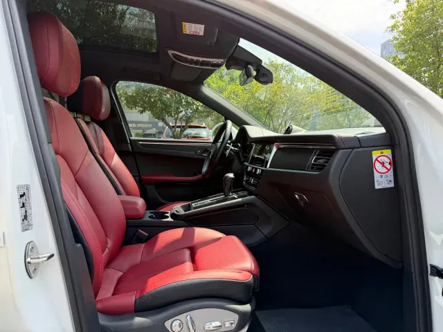 Porsche Macan — Фото автомобиля 9