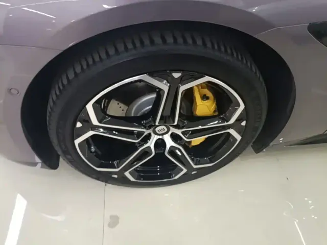 Xiaomi SU7 — Фото автомобиля 16