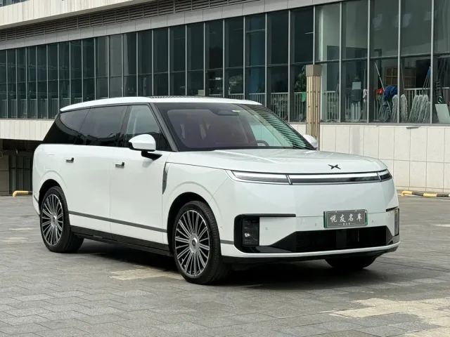 Xpeng GX — Фото автомобиля 3
