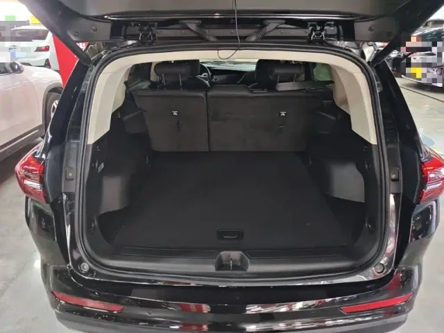Buick Envision Plus — Фото автомобиля 18