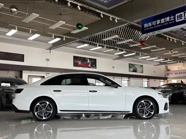 Audi A4L — Фото автомобиля 8