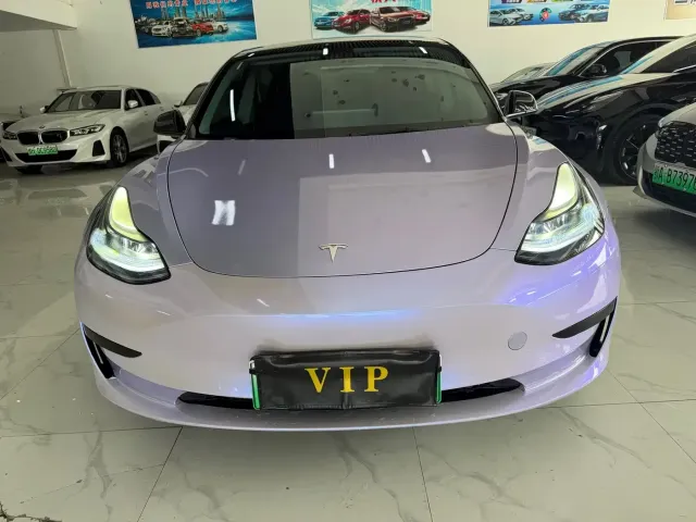 Tesla Model 3 — Фото автомобиля 2
