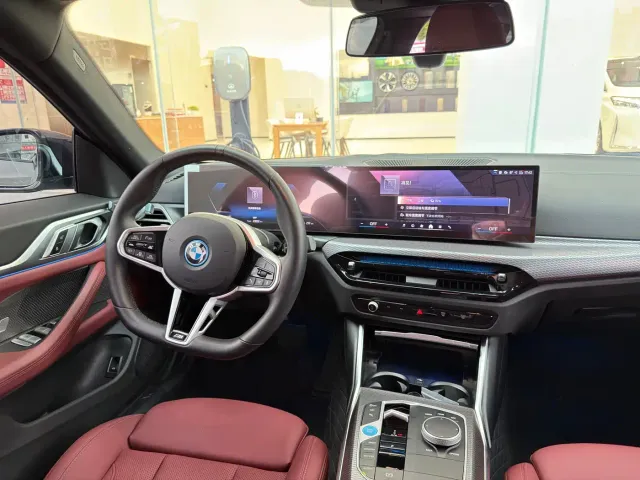 BMW i4 — Фото автомобиля 9