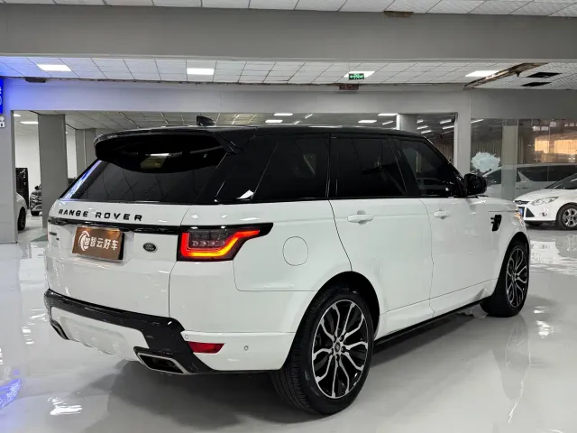 Land Rover Range Rover Sport — Фото автомобиля 9