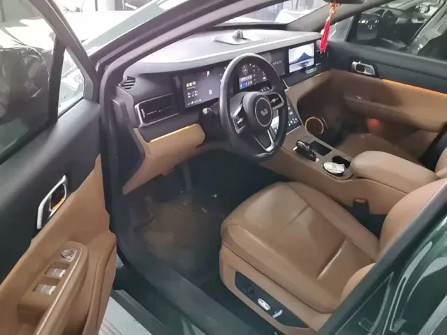 Li Auto ONE — Фото автомобиля 15
