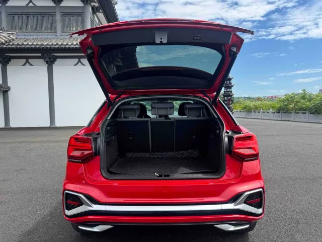 Audi Q2L — Фото автомобиля 19