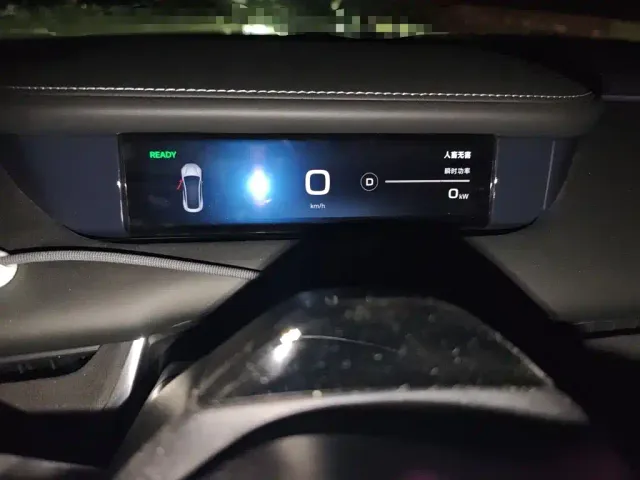 Xiaomi SU7 — Фото автомобиля 12