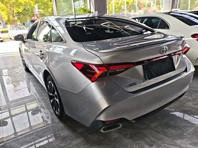 Toyota Avalon — Фото автомобиля 4