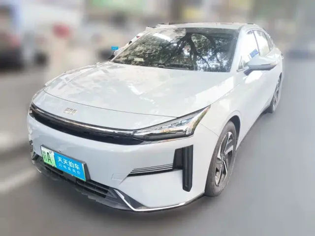 Фотография автомобиля — Geely Galaxy L6