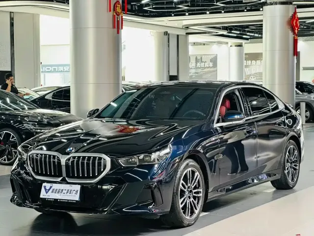 Фотография автомобиля — BMW 5 Series
