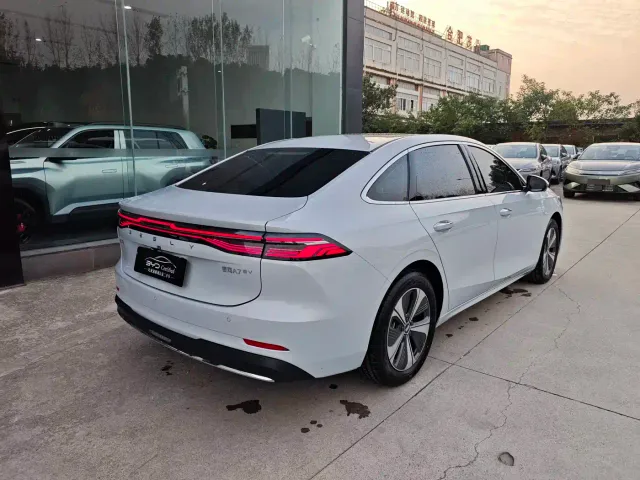 Geely Galaxy A7 EV — Фото автомобиля 4