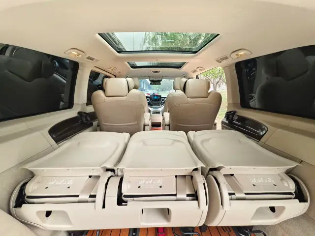 Mercedes-Benz V-Class — Фото автомобиля 25