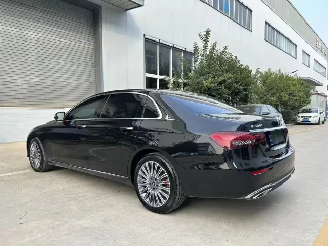 Mercedes-Benz E-Class — Фото автомобиля 7