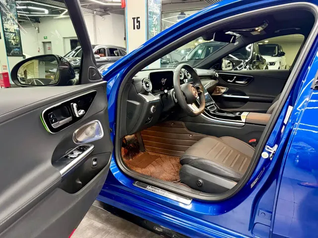 Mercedes-Benz C-Class — Фото автомобиля 4