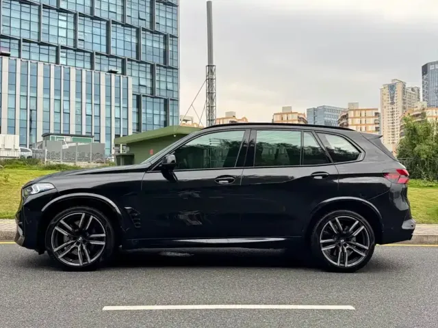BMW X5 M — Фото автомобиля 10