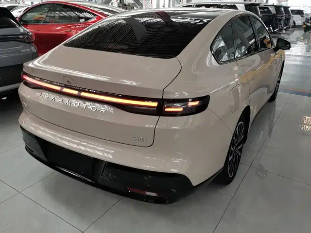Leapmotor B01 — Фото автомобиля 3
