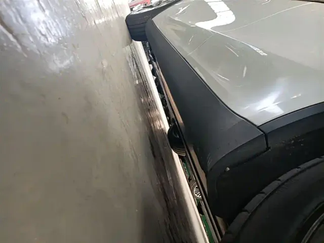 Tesla Model Y — Фото автомобиля 21