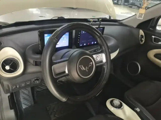 Wuling Bingo — Фото автомобиля 10