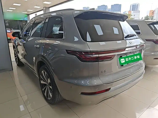 Li Auto ONE — Фото автомобиля 4