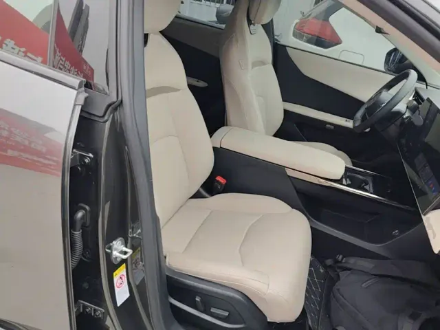 Mazda EZ-60 — Фото автомобиля 24