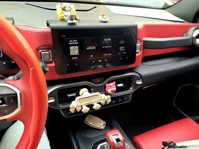 Geely ICON — Фото автомобиля 12