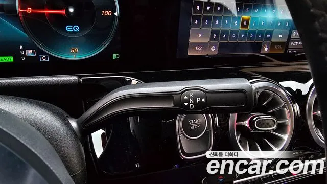 Mercedes-Benz EQA — Фото автомобиля 9