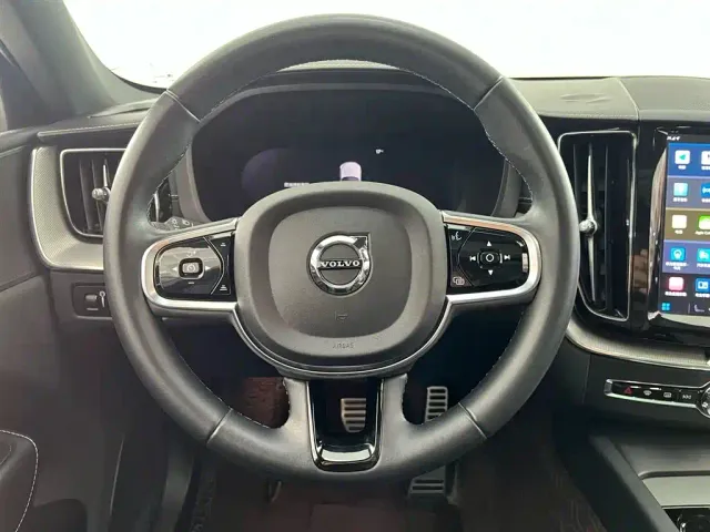 Volvo XC60 — Фото автомобиля 8