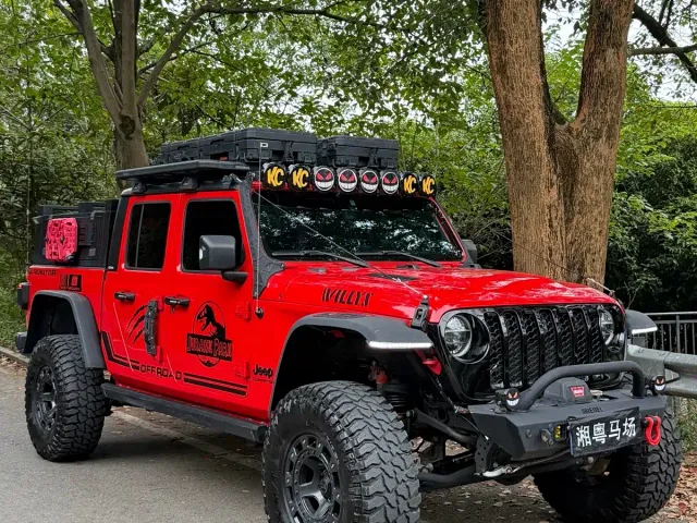 Jeep Gladiator 2022 3.6L Pioneer Edition — Фото автомобиля 6