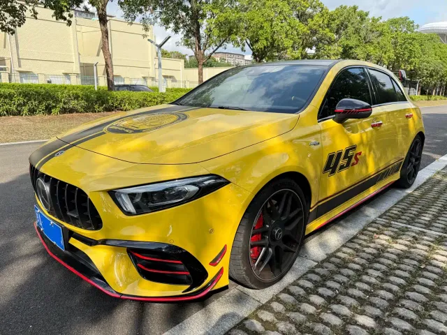 Фотография автомобиля — Mercedes-Benz A-Class AMG