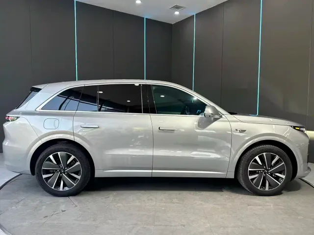 Li Auto L6 — Фото автомобиля 5