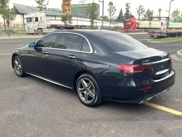Mercedes-Benz E-Class — Фото автомобиля 9